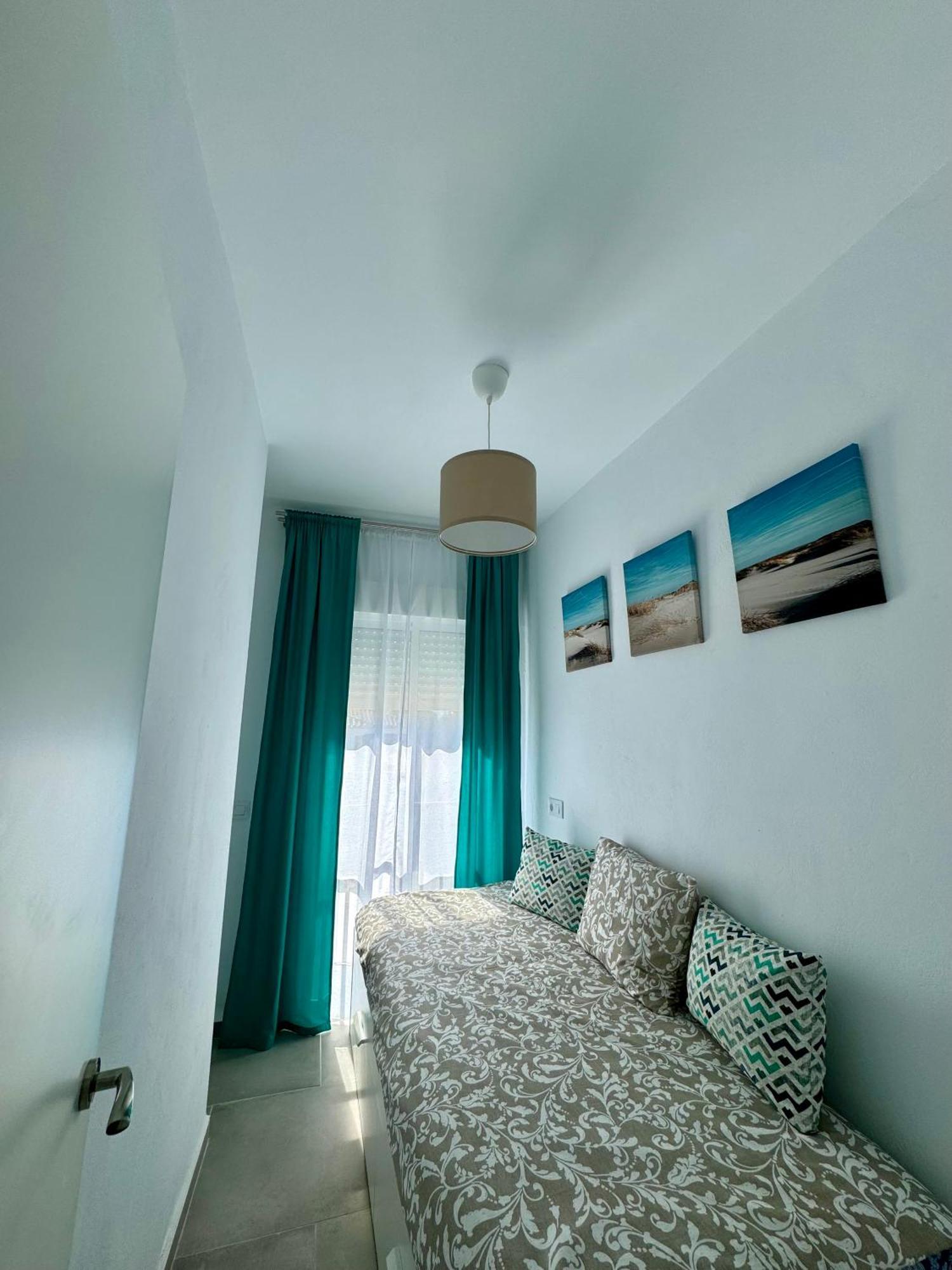 Apartamentos Munoz Fornell 2 Chiclana de la Frontera Buitenkant foto